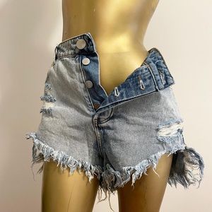 Signature 8 distressed denim shorts